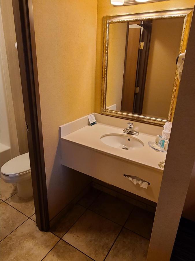 Quality Inn & Suites Wellington - Fort Collins Zewnętrze zdjęcie